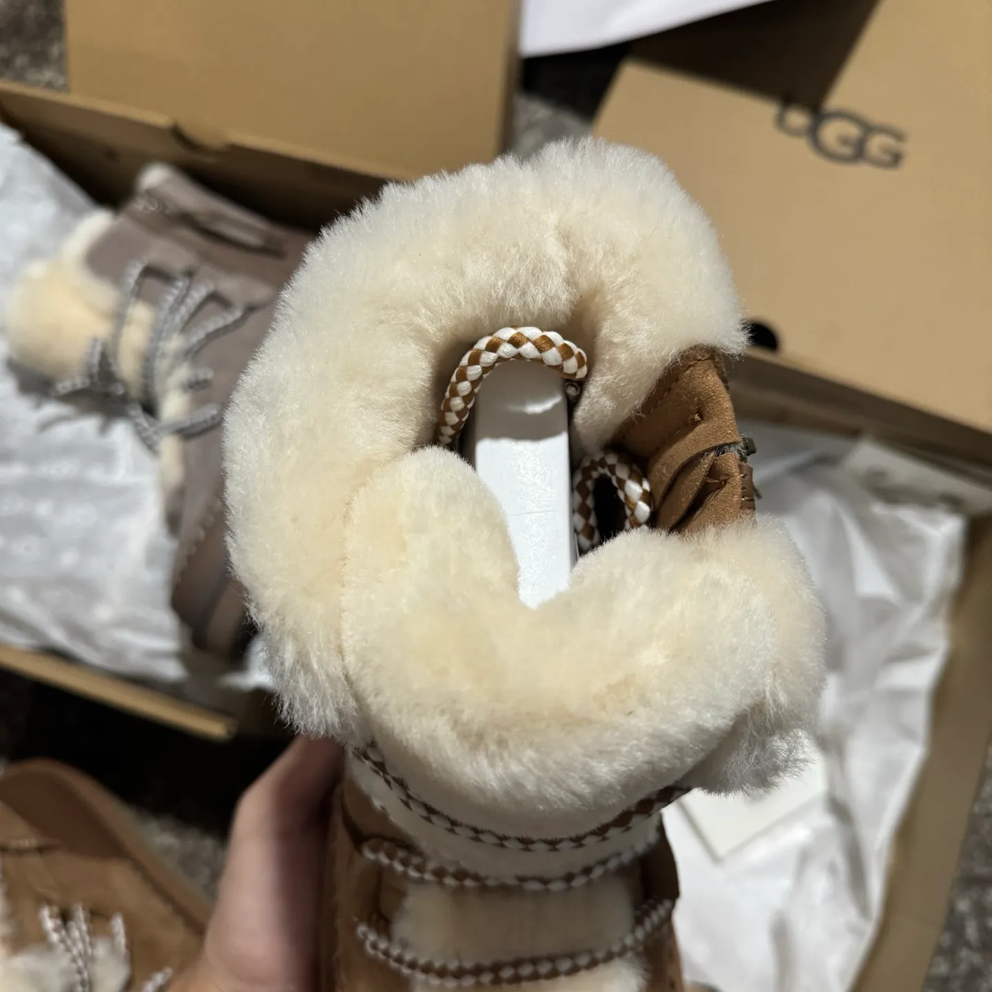 Self-pickup💰640 UGG Classic Novelty Split Cow Leather Round Toe Thick Sole Short Tube Snow Boots Women’s Reindeer Brown Arrive❗️